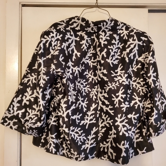 𝅺LE Bos Petite Black and White Lined Jacket - Picture 8 of 8